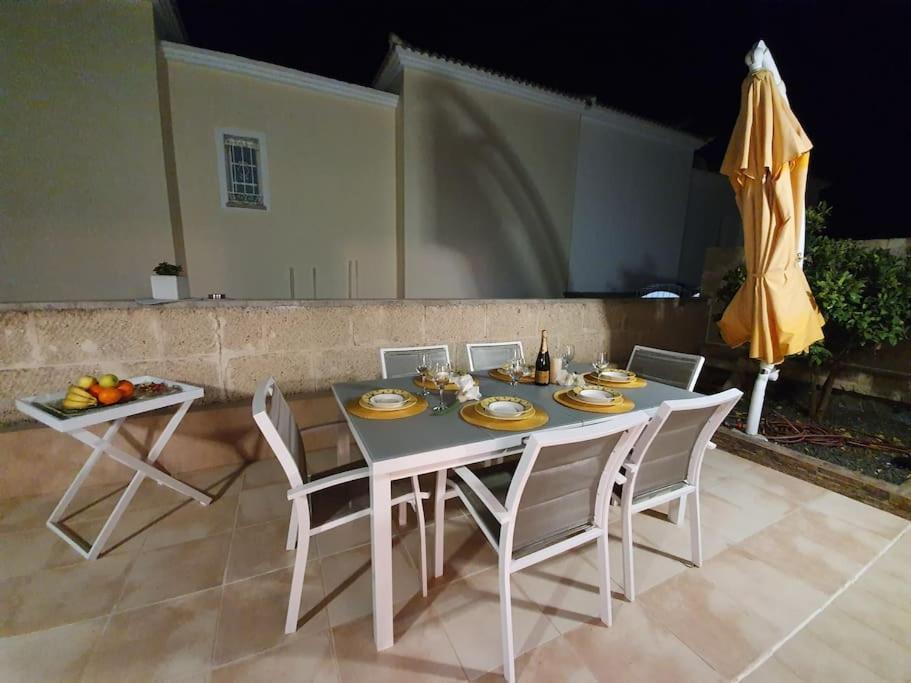 Villa Vanesa Luxury Private Villa With A Heated Pool, 4 Bedrooms And 4 Bathrooms Costa Adeje  Exteriör bild