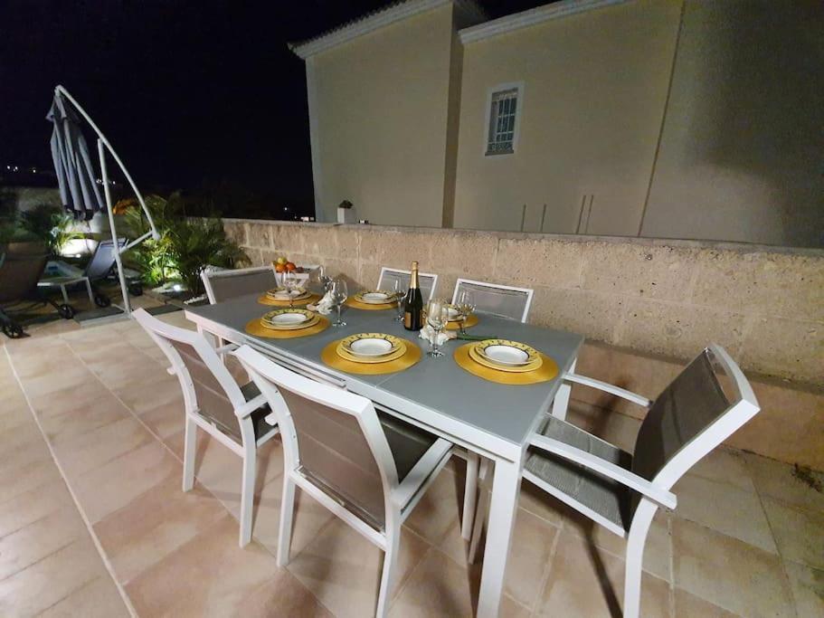 Villa Vanesa Luxury Private Villa With A Heated Pool, 4 Bedrooms And 4 Bathrooms Costa Adeje  Exteriör bild