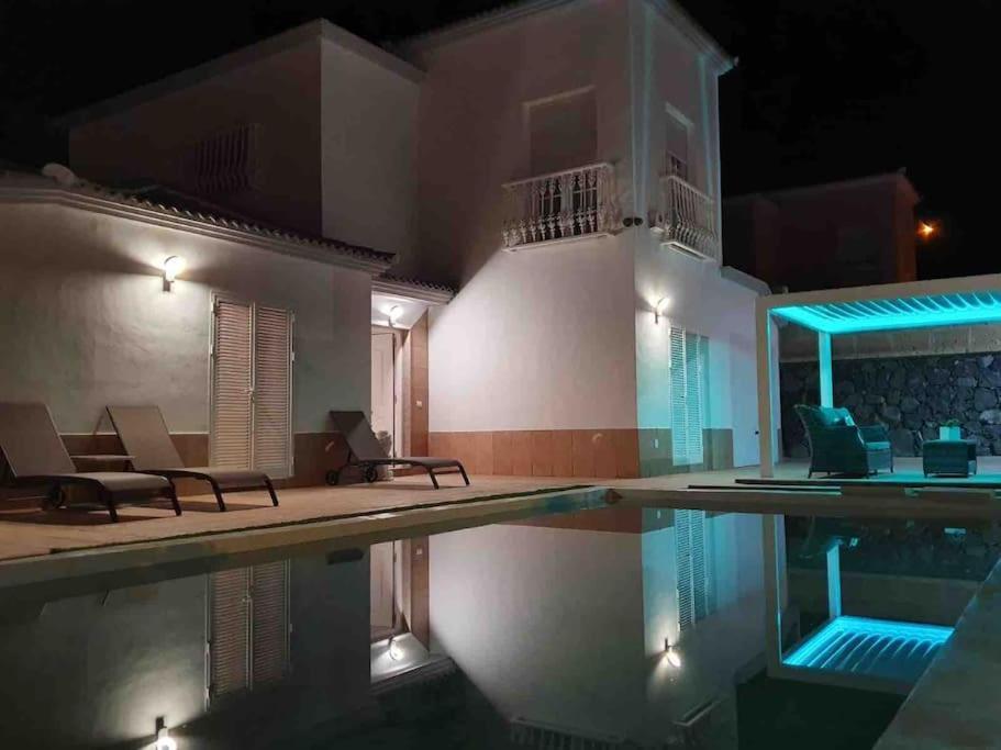 Villa Vanesa Luxury Private Villa With A Heated Pool, 4 Bedrooms And 4 Bathrooms Costa Adeje  Exteriör bild