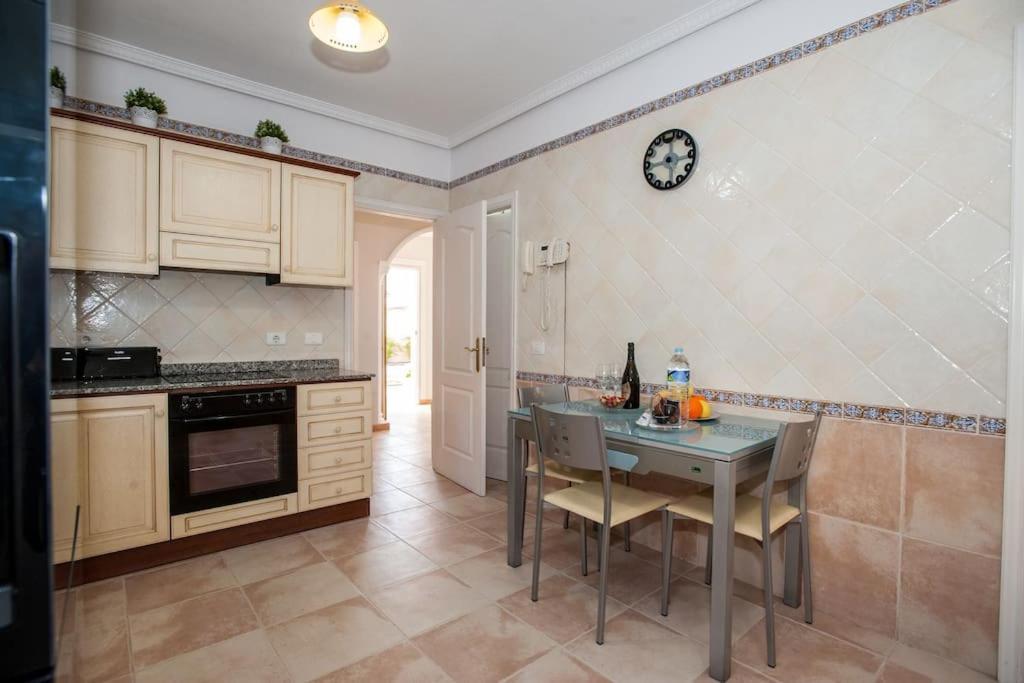 Villa Vanesa Luxury Private Villa With A Heated Pool, 4 Bedrooms And 4 Bathrooms Costa Adeje  Exteriör bild