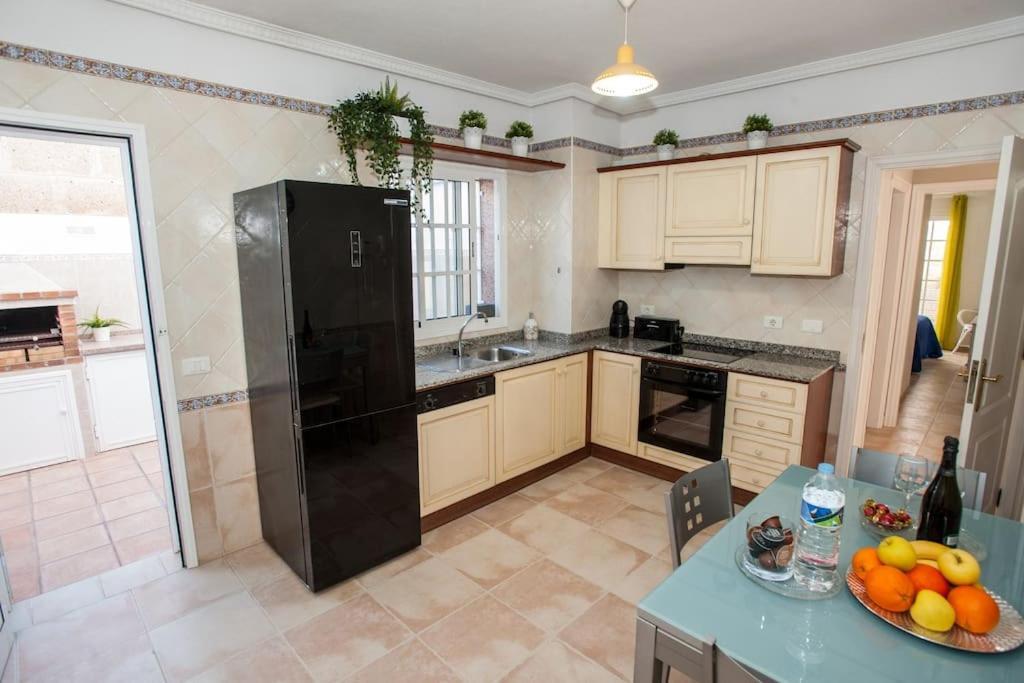Villa Vanesa Luxury Private Villa With A Heated Pool, 4 Bedrooms And 4 Bathrooms Costa Adeje  Exteriör bild