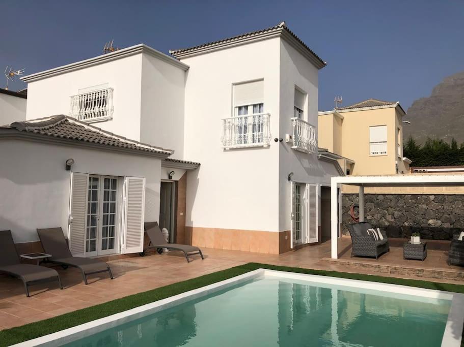 Villa Vanesa Luxury Private Villa With A Heated Pool, 4 Bedrooms And 4 Bathrooms Costa Adeje  Exteriör bild